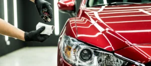 Rayure voiture : l&rsquo;huile de coco est-elle une astuce miracle ?